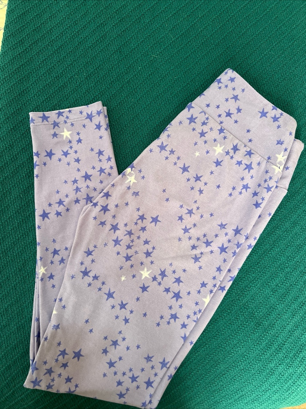 LuLaRoe Lavender Leggings with purple and white Star Print